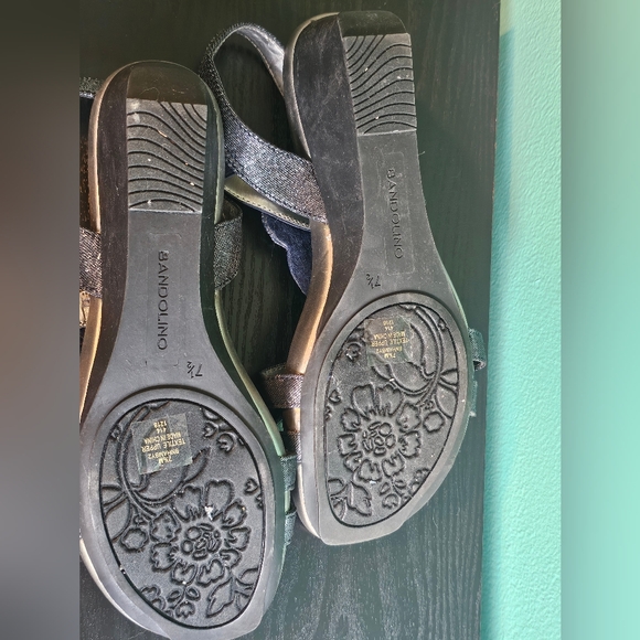 Bandolino Navy Blue Shimmery Jewel Embellishment Strappy Sandals Size 7.5 - Picture 9 of 9